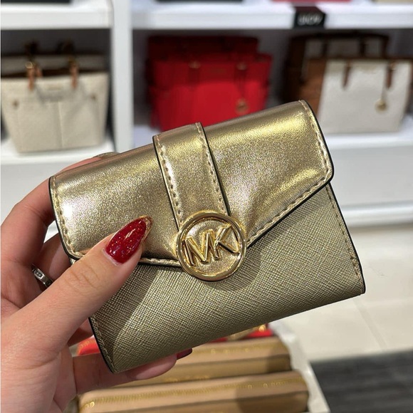 Authentic Carmen Michael Kors wallet - Picture 3 of 6